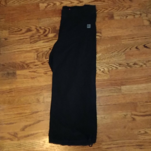 MEC Organic Capris - Picture 1 of 4